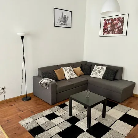 S3 Residences Lazar Street Serviced In The Heart Of דירה